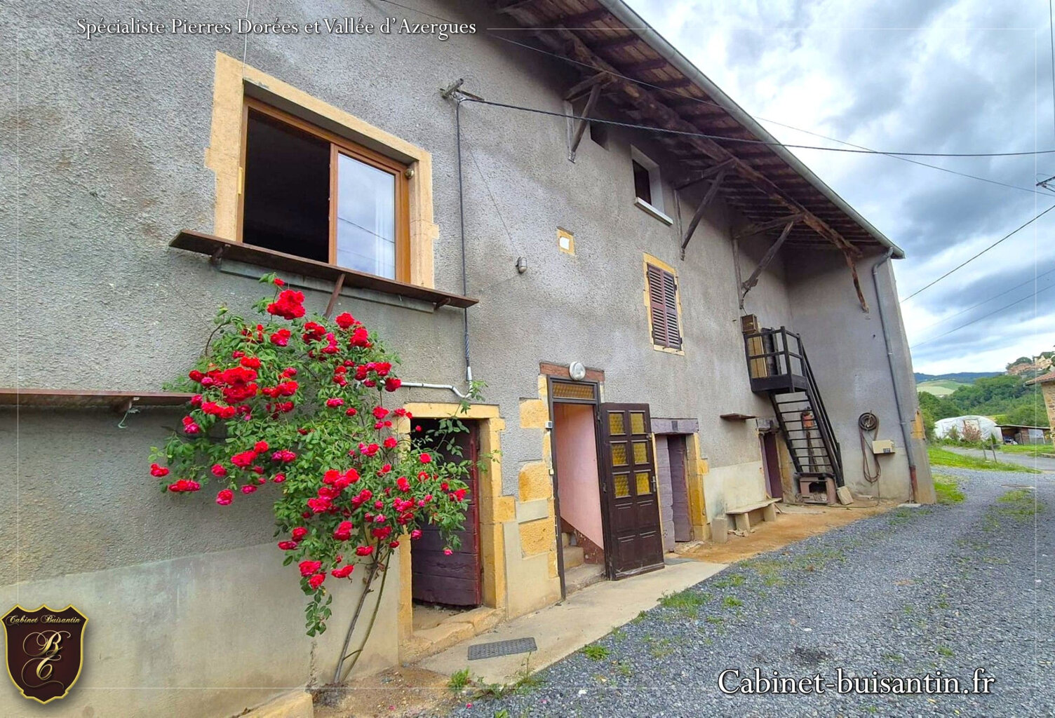 Ancienne ferme à rénover avec dépendances — photo 1