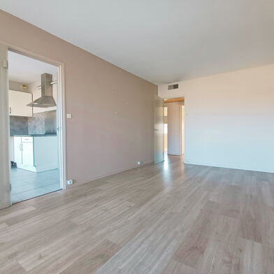 Appartement 3 pièces 108000 €