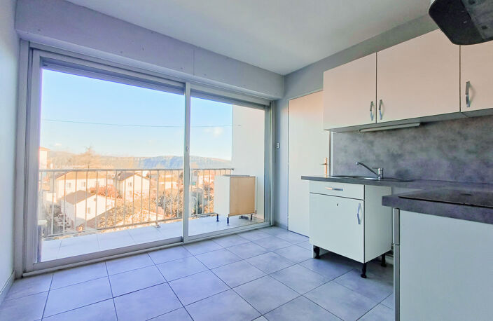 AUBENAS - APPARTEMENT 3 PIECES 64m2 — photo 3