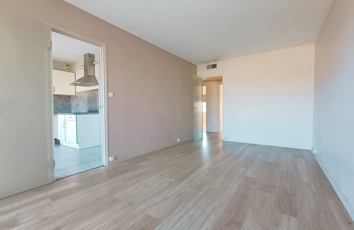 AUBENAS - APPARTEMENT 3 PIECES 64m2 — photo 4