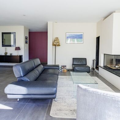 Maison 7 pièces 586244 €