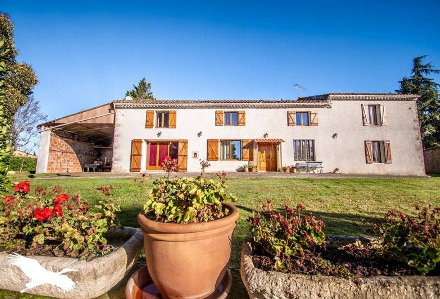 Ferme (tte) de 9 pièces principales — photo 1