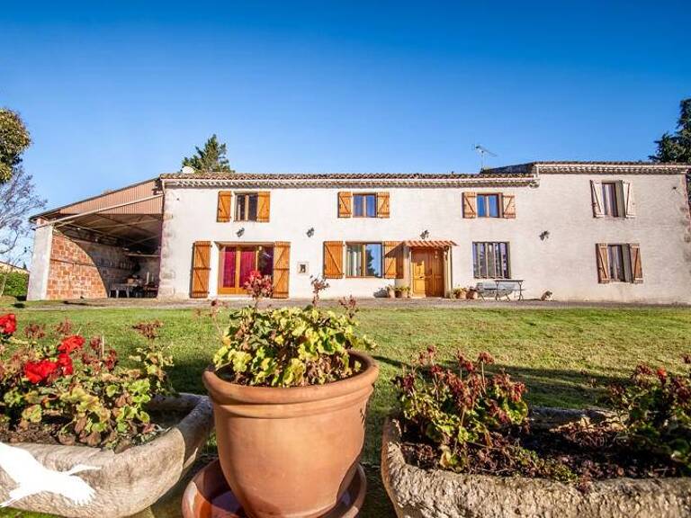 Ferme (tte) de 9 pièces principales — photo 1