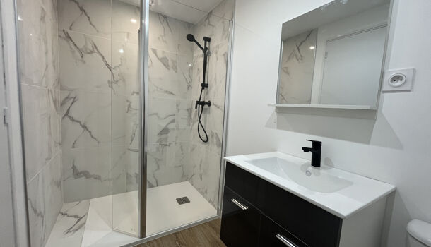 Appartement 4 pièces  à louer Cuges-les-Pins 13780