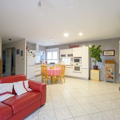 Maison 4 pièces 399899 €