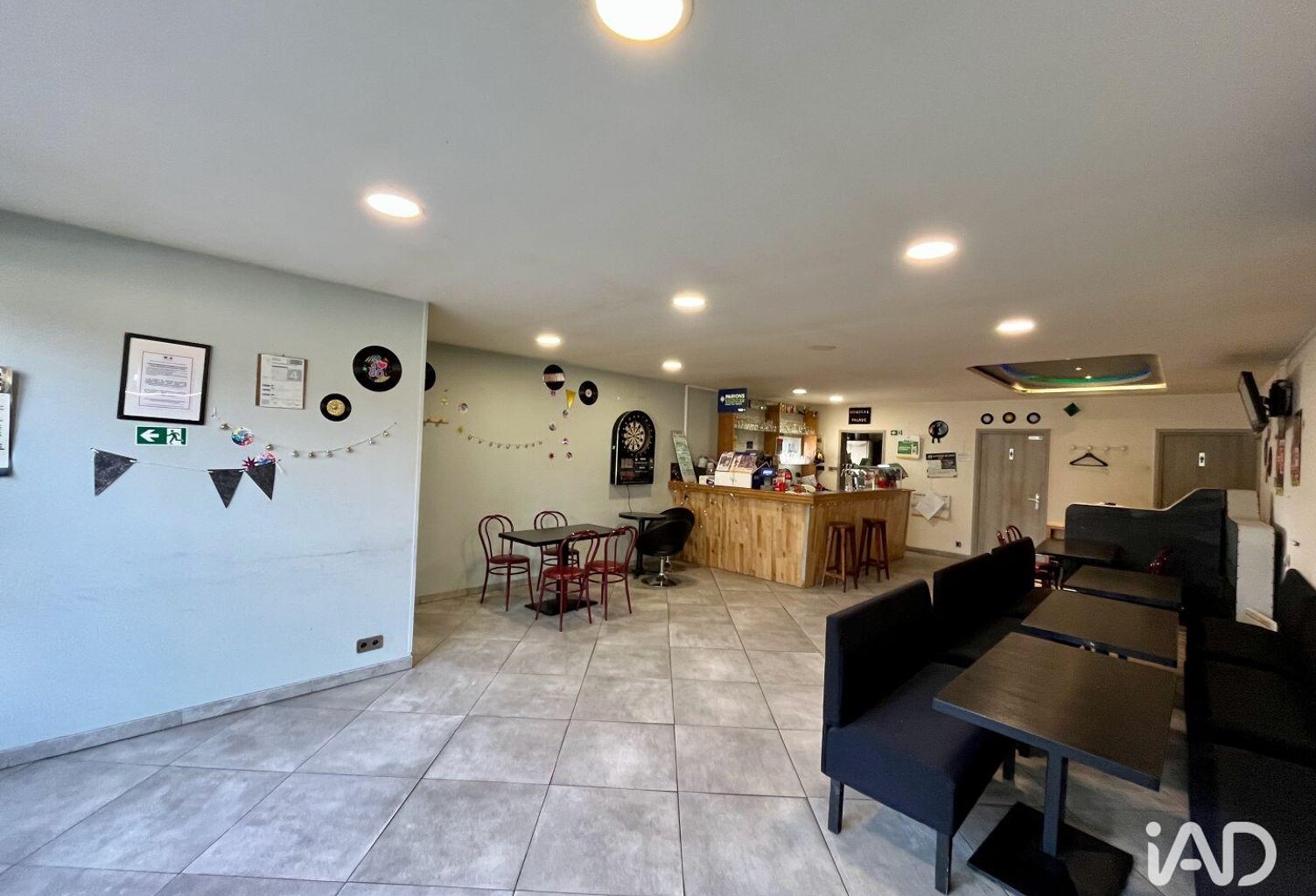 Vente Boutique/Local commercial 75 m&sup2; — photo 1