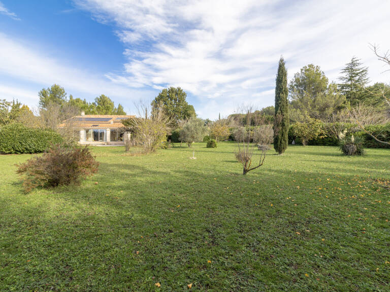 Maison de plain-pied sur 4 000 m2 de terrain au coeur de Sain — photo 1