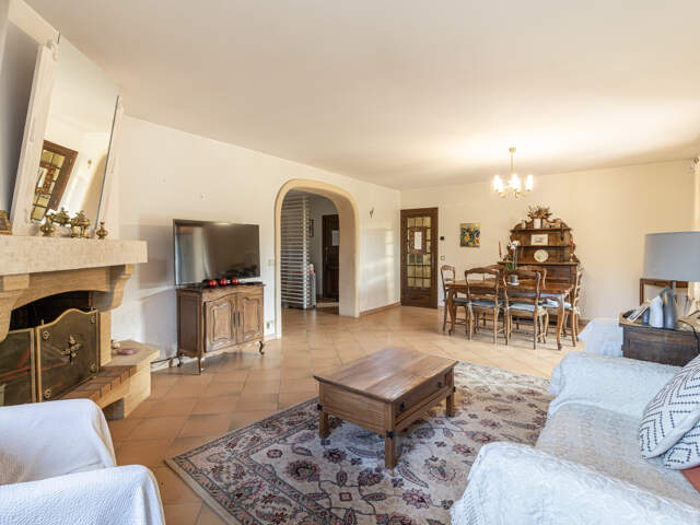 Maison de plain-pied sur 4 000 m2 de terrain au coeur de Sain — photo du bien