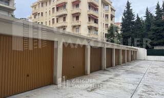 Garage   m² à louer à Nice (06000)