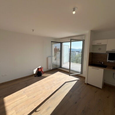 Appartement 2 pièces 854 €