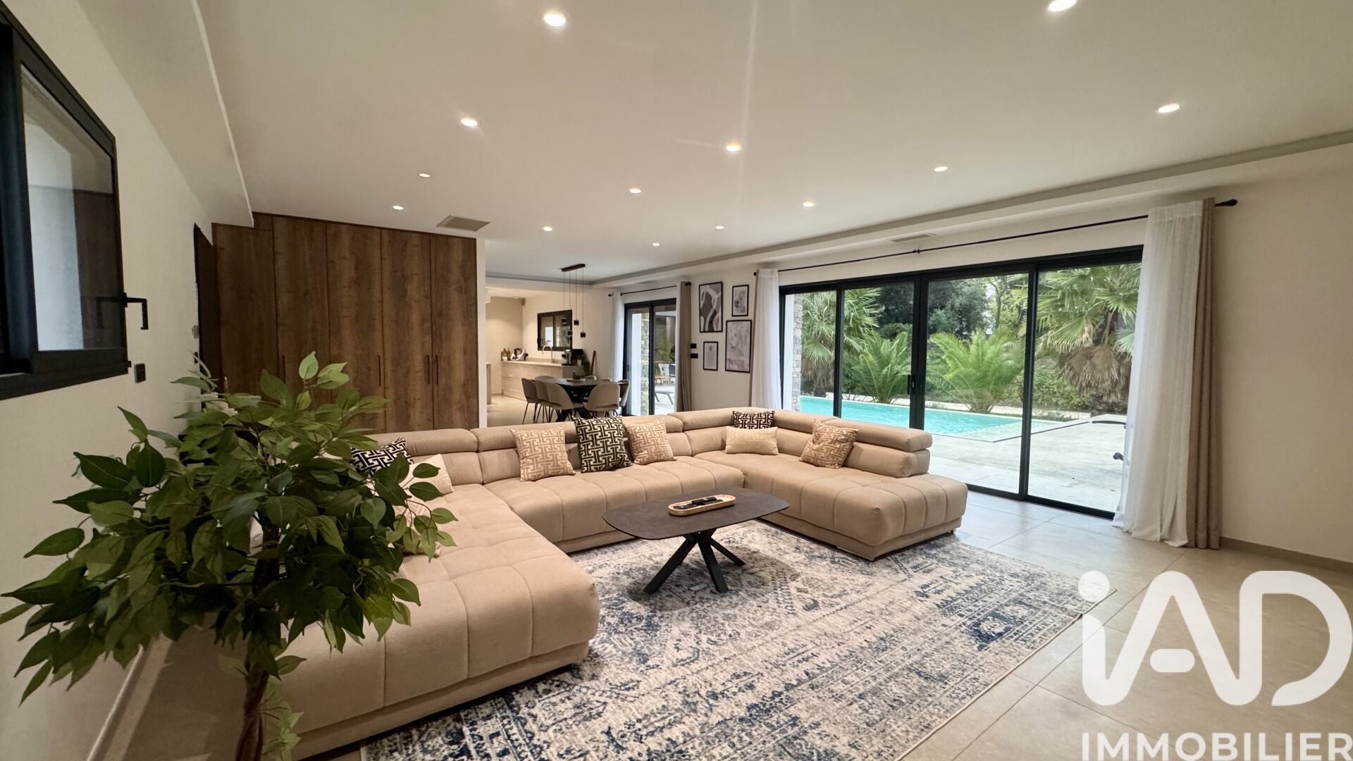 Nimes - 187m² - 7p. - 4ch.