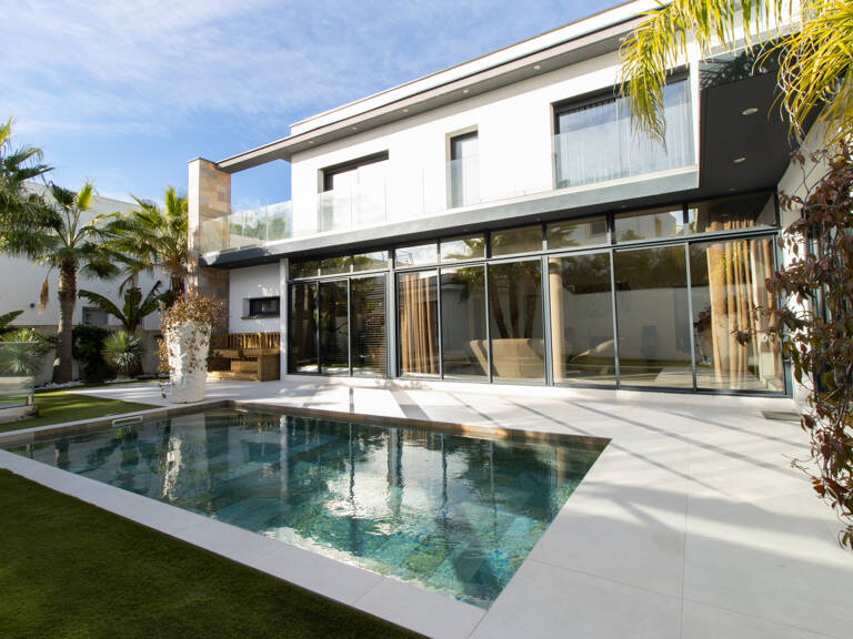 Villa prestigieuse T6 standing, piscine, garage, 100m de la — photo 1