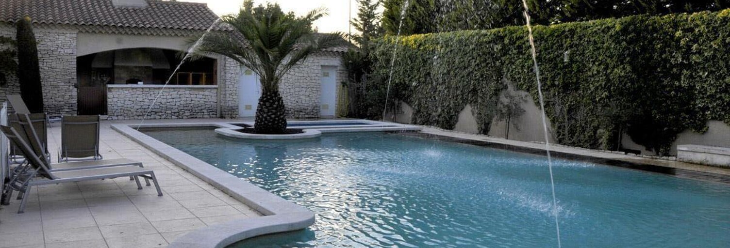 Commerce  1750 m² à vendre à Saint-Andiol (13670)