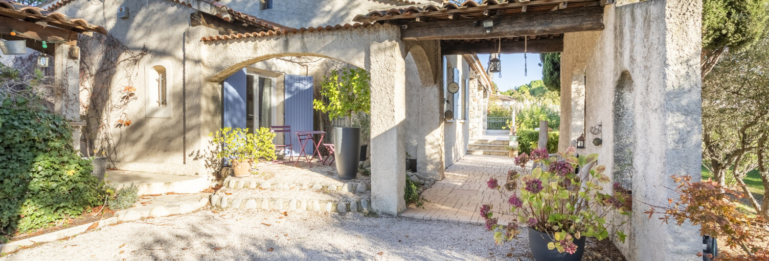 Maison 7 Pièces 168 m² à vendre à Simiane-Collongue (13109)