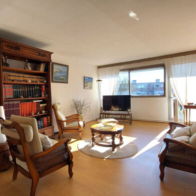 Appartement 4 pièces 213600 €