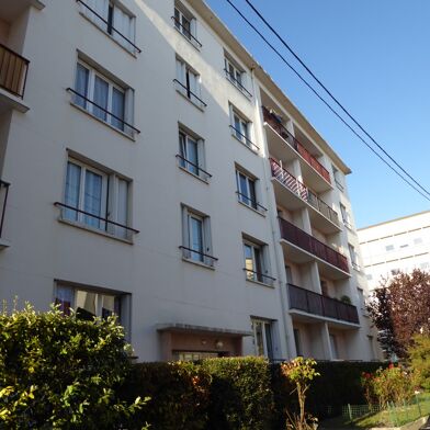 Appartement 3 pièces 740 €