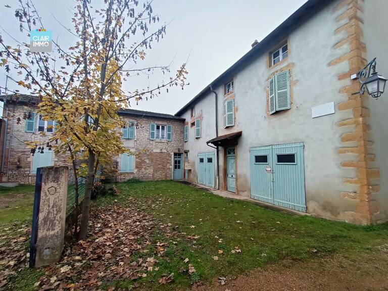 A AZE PROCHE MACON EN BOURGOGNE ENSEMBLE IMMOBILIER 6 PIECES DE — photo 1