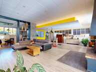 MAISON 5 CHAMBRES + PISCINE COUVERTE + ATELIER PRO + JARDIN — photo 3