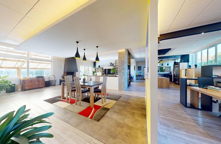 MAISON 5 CHAMBRES + PISCINE COUVERTE + ATELIER PRO + JARDIN — photo 5