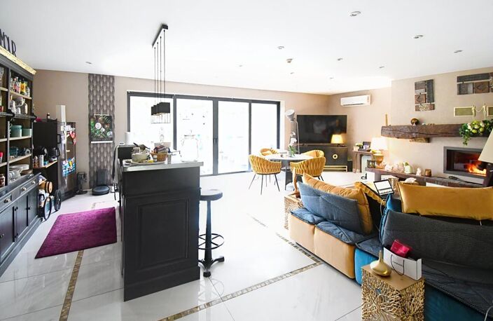 APPARTEMENT PLAIN PIED 120M2 - ENTIEREMENT RENOVE - LONGUYON - VUE SUR PARC — photo 3