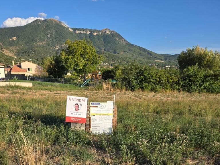 Terrain à vendre viabilisé de 695 m² DIGNE LES BAINS (04) — photo 1