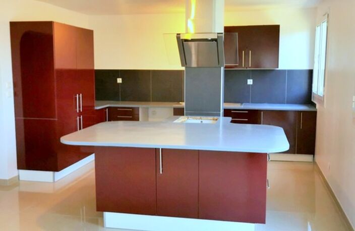 Rouen-Préfecture : Appartement (1er E) rénové 81 m² avec 2 CH, cave et vue sur jardin (poss Gge) ...! — photo 3