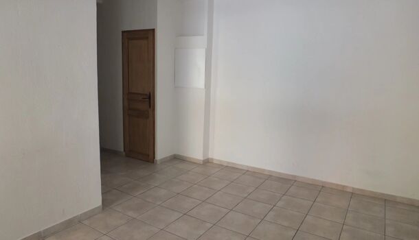 Local commercial 3 pièces  à vendre Salernes 83690