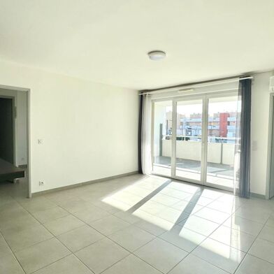 Appartement 4 pièces 1110 €