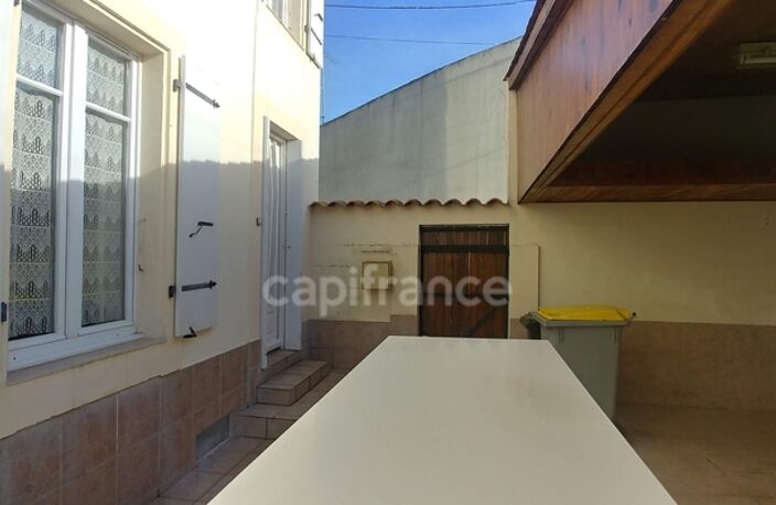 Maison en pierres à vendre 6 pièces NALLIERS (85) — photo 2