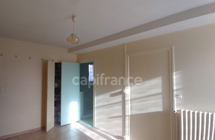 Maison en pierres à vendre 6 pièces NALLIERS (85) — photo 3