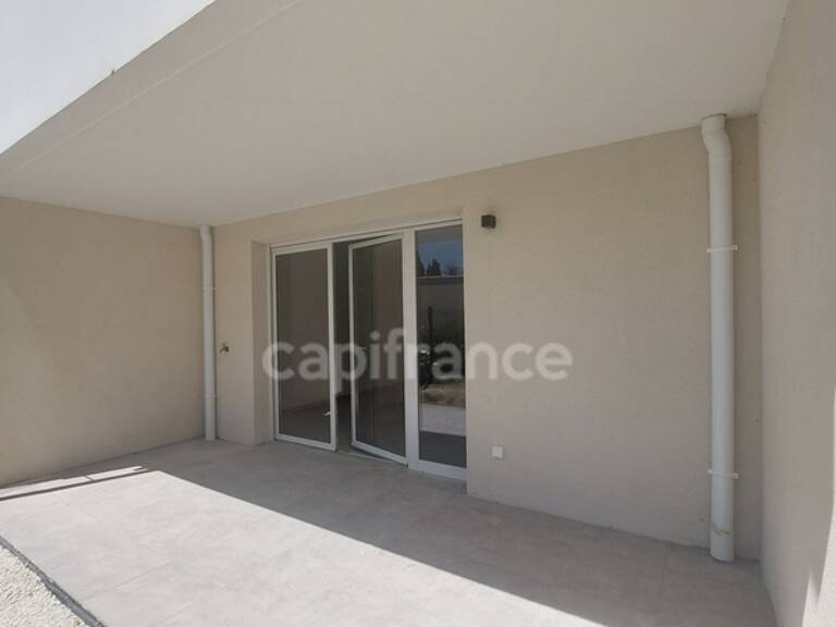 Saint-Rémy-de-Provence – Studio en rez de chaussée avec jardin — photo 1