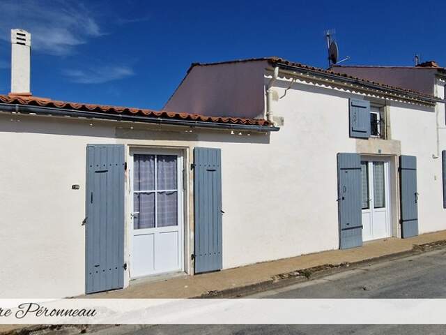 Charmante maison en pierre 170 m², 4 chambres FERRIERES (17) Garage et Piscine — photo du bien
