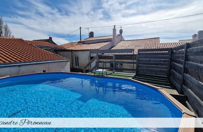 Charmante maison en pierre 170 m², 4 chambres FERRIERES (17) Garage et Piscine — photo 4