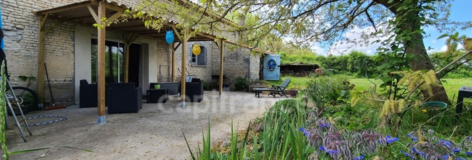 Maison 8 Pièces 244 m² à vendre à La Brousse (17160)