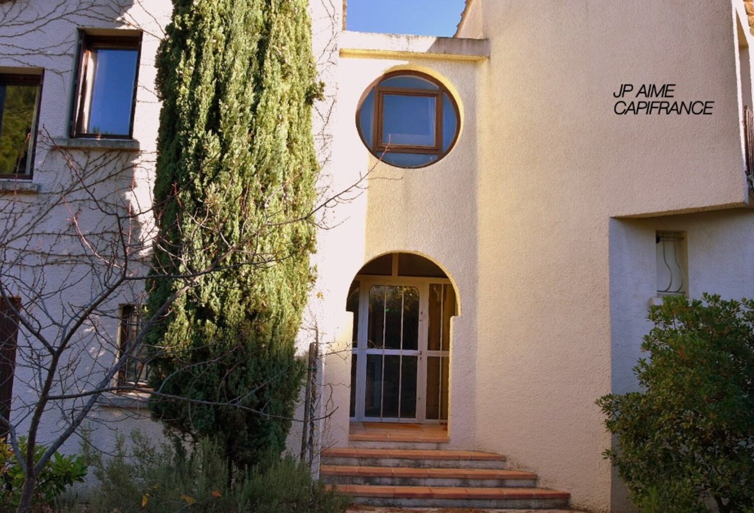 Dpt Gard (30), à vendre BAGNOLS SUR CEZE maison d'architecte de 200 m² avec piscine couverte et aménagements indépendants pour profession libérale.- Terrain de 1 268,00 m² — photo 1