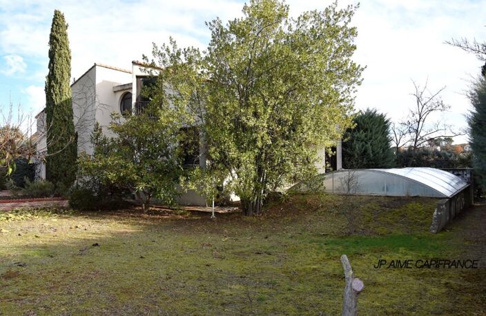 Dpt Gard (30), à vendre BAGNOLS SUR CEZE maison d'architecte de 200 m² avec piscine couverte et aménagements indépendants pour profession libérale.- Terrain de 1 268,00 m² — photo 2