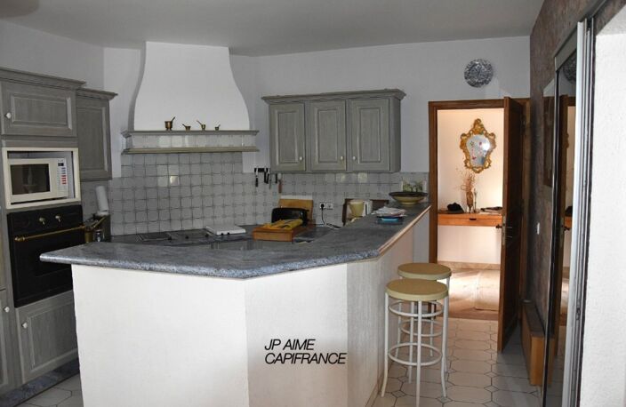 Dpt Gard (30), à vendre BAGNOLS SUR CEZE maison d'architecte de 200 m² avec piscine couverte et aménagements indépendants pour profession libérale.- Terrain de 1 268,00 m² — photo 4