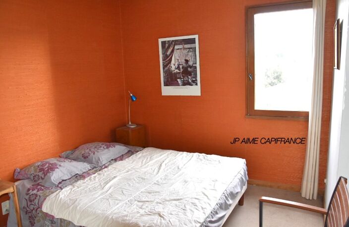 Dpt Gard (30), à vendre BAGNOLS SUR CEZE maison d'architecte de 200 m² avec piscine couverte et aménagements indépendants pour profession libérale.- Terrain de 1 268,00 m² — photo 5