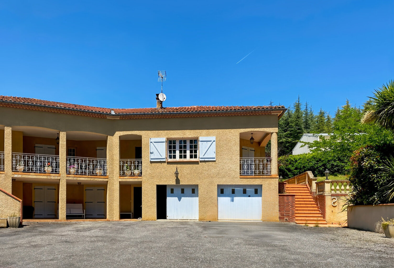 Dpt Gers (32) - près d'AUCH - à vendre maison avec appartement et piscine - 210 m2 - 4594 m2 — photo 1