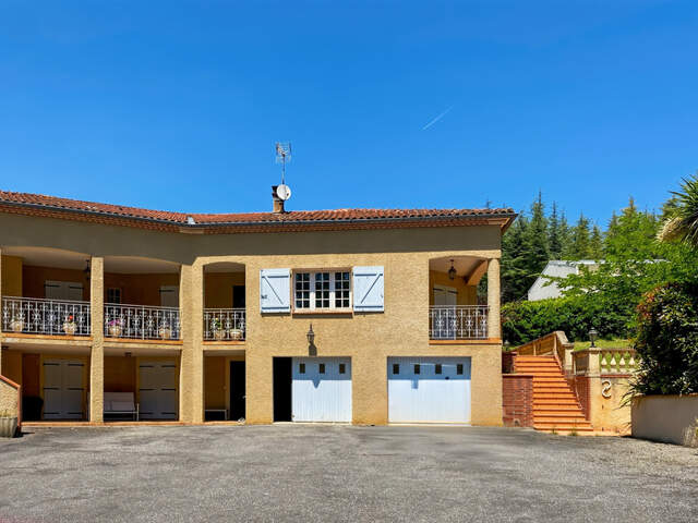 Dpt Gers (32) - près d'AUCH - à vendre maison avec appartement et piscine - 210 m2 - 4594 m2 — photo du bien