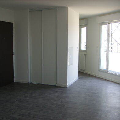 Appartement 2 pièces 710 €