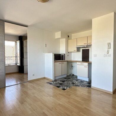 Appartement 1 pièces 880 €