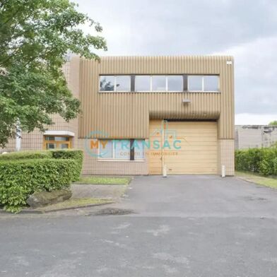 Local industriel  3208 €