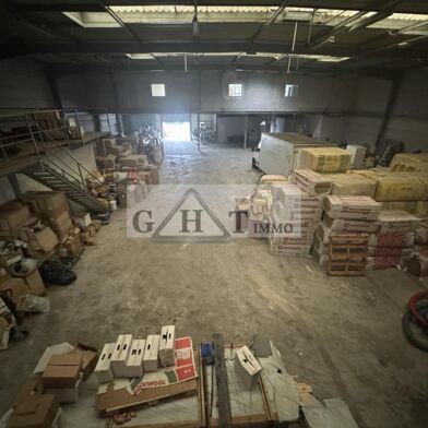 Local industriel  2500000 €