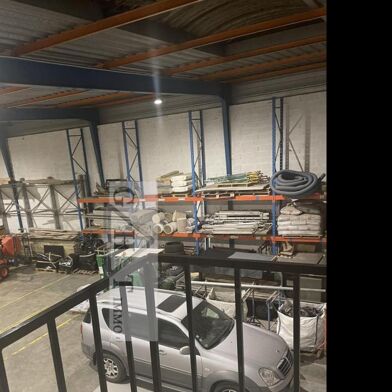 Local industriel  1390000 €