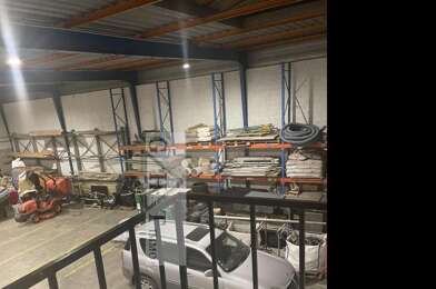 Local industriel  1390000 €