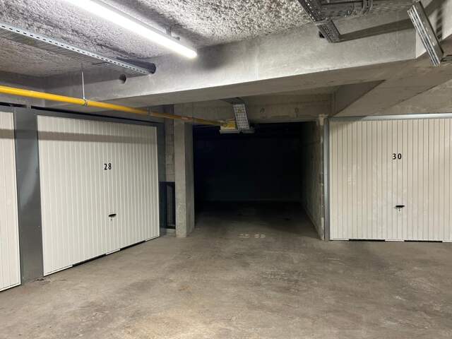 Trion (69005) -Garage - Accès via ascenseurs — photo du bien
