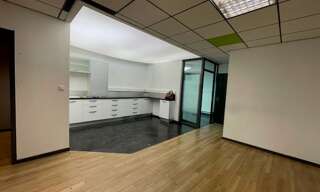 Commerce  71 m² à louer à Rodilhan (30230)
