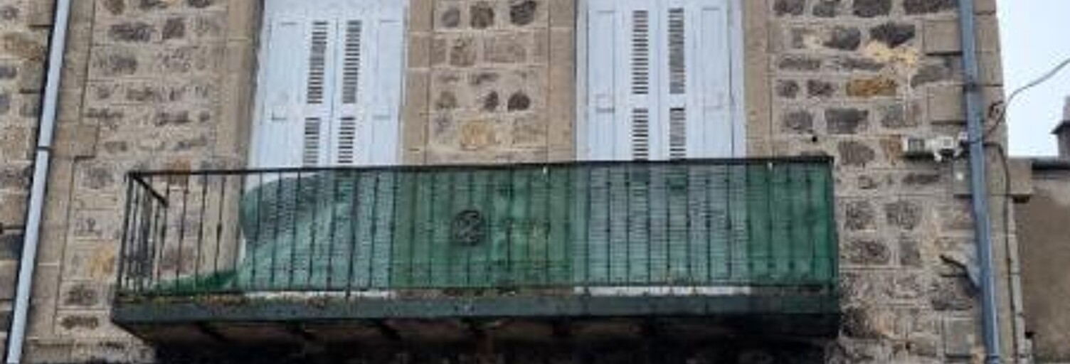 Immeuble  133 m² à vendre à Saint-Just-Malmont (43240)