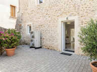 Maison de village entièrement rénovée avec garage et terrasse — photo 2